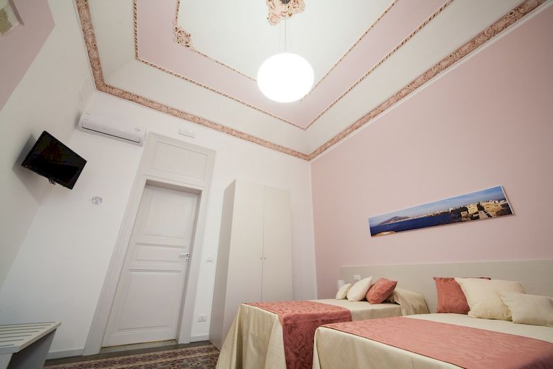 BelleEpoque BnB camera Tiffany