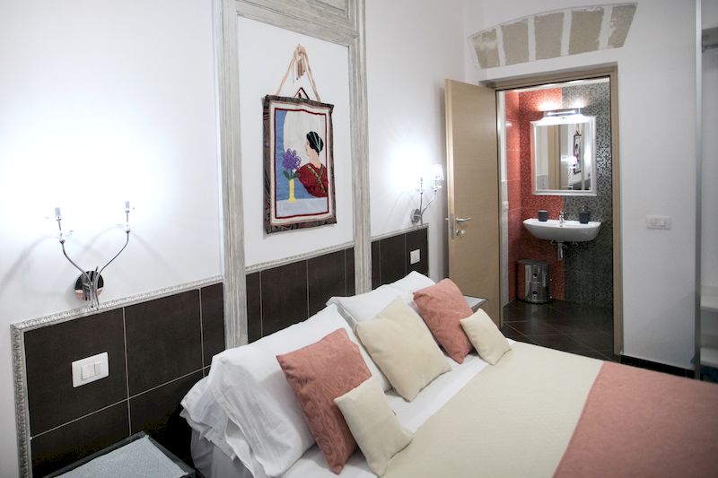 BelleEpoque BnB camera Tiffany